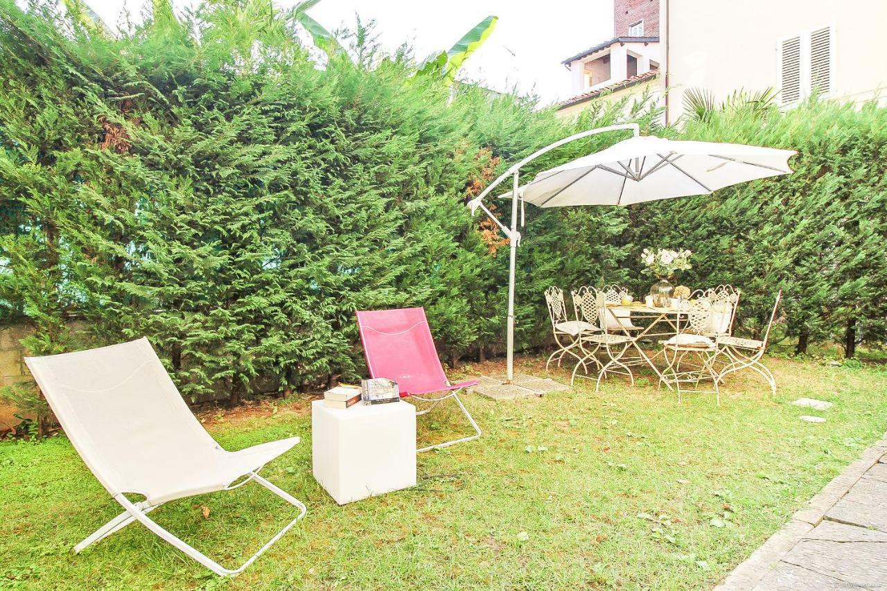Apartment Guinigi With Private Courtyard Lucca Luaran gambar